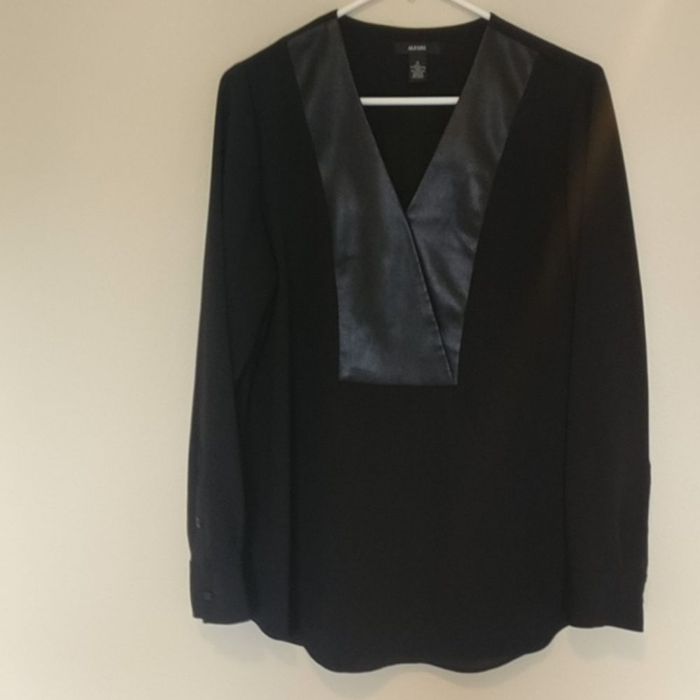 Alfani black long sleeve blouse